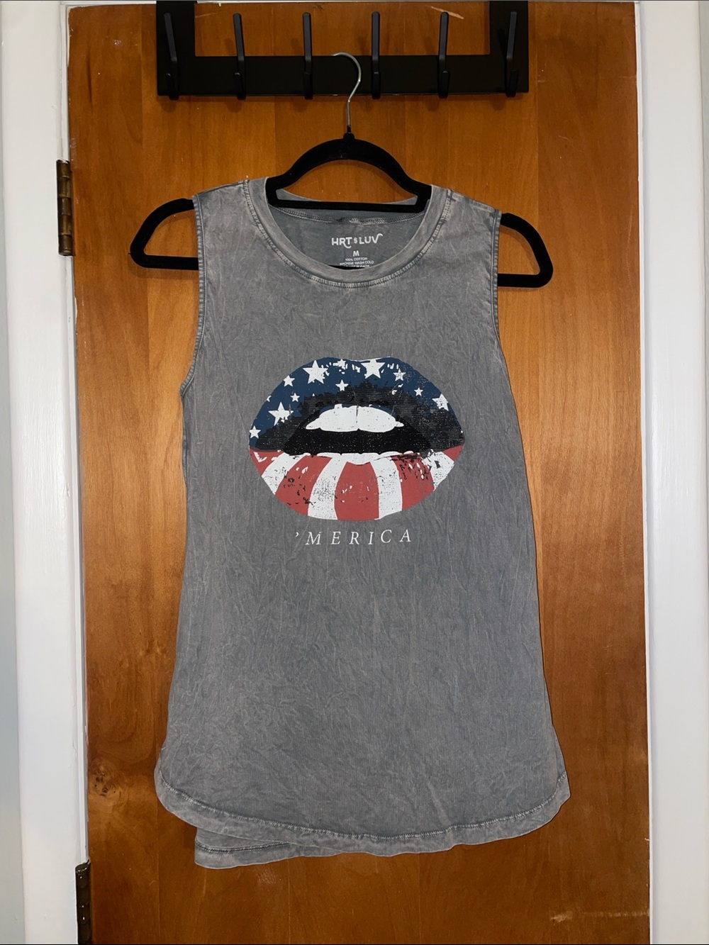 HRT+LUV Women's Gray Sleeveless Graphic Tank - 'Merica' Flag Lips
